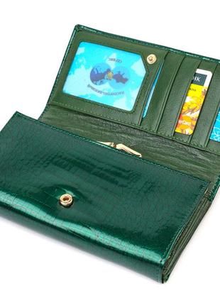 Лакированный женский кошелек с блоком для визиток из натуральной кожи st leather 19424 зеленый3 фото
