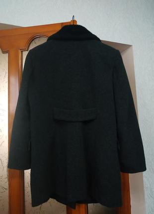 Черное двубортное прямое короткое пальто на подкладке, с воротником, чорне пальто, с мехом2 фото