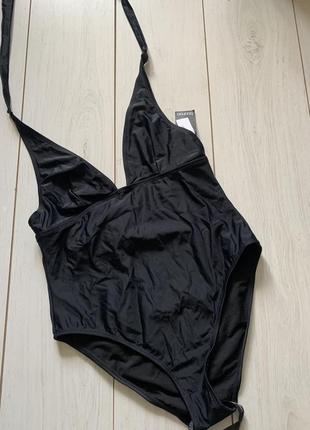 Чорний купальник