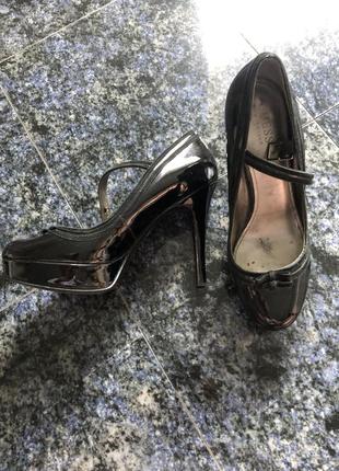Туфли лаковые BW7548 guess оригинал