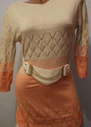 Туника-платье с шикарным поясом и заклепками на плечах