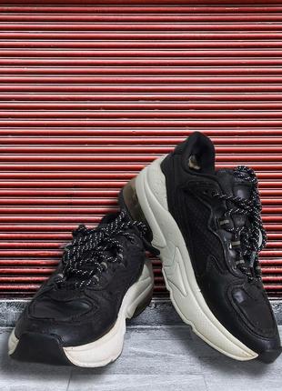 Кроссовки bershka starfit comfort chunky technical insole foam black white
размер 362 фото