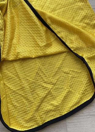 Желтая спортивная майка от umbro
