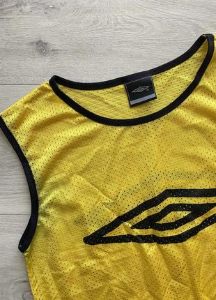 Желтая спортивная майка от umbro