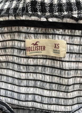 Hollister фирменная брендовый топ топик хлопковая из натуральной ткани футбол с открытыми плечами в клетку клетчатки черно-белая модная крутая3 фото