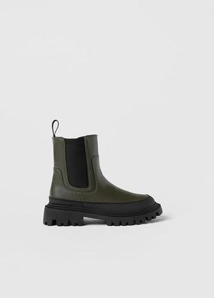 Ботинки від zara