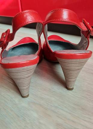 Кожаные туфли красные в винтажном стиле3 фото