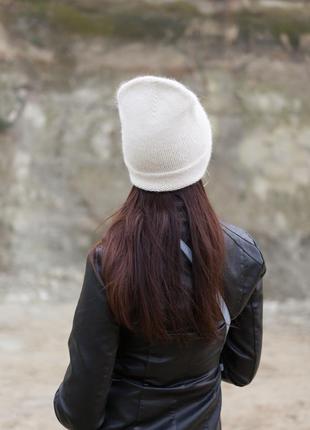 Вязаная шапка ангора молочного цвета зимняя бини hand made1 фото