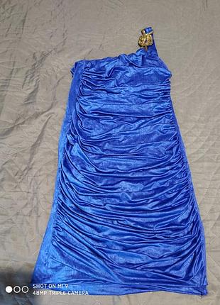 Платье с накидкой