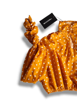 Юбка и блузка в горох, костюм от prettylittlething