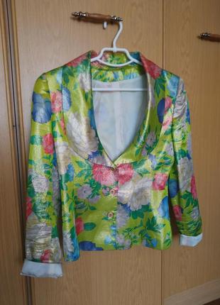 Женский пиджак с цветочным принтом