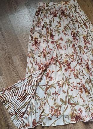 Шикарная плиссированная юбка с разрезами юбка плиссе с эластичной талией в принт тропики6 фото