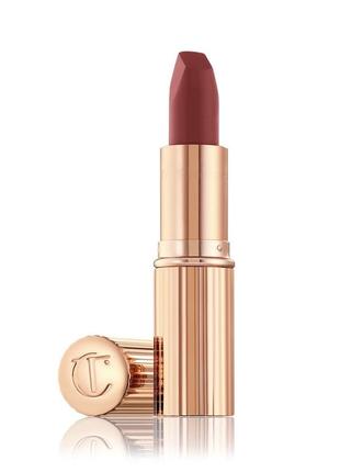 Полноразмерная помада для губ charlotte tilbury matte revolution lipstick - walk of no shame