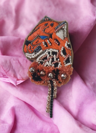 Брошка леопард