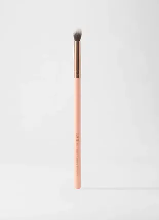 Пензлик для тіней для очей luxie 231 small tapered blending brush rose gold2 фото