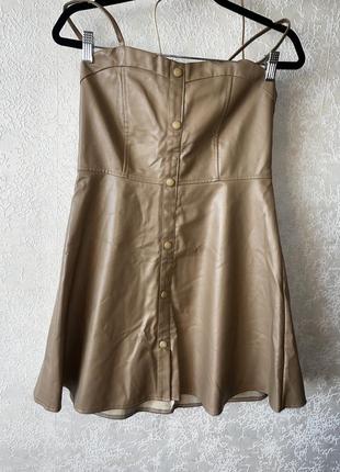 Платье из эко кожи