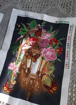 Картина вишита чешським бісером "ліхтарь в квітах"