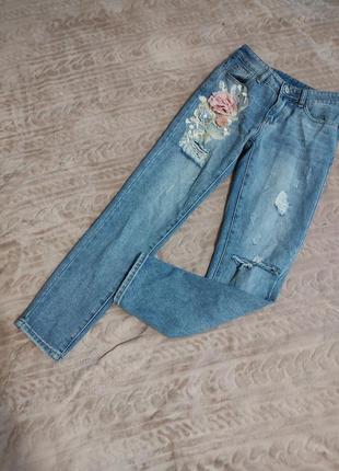 Крутые джинсы цветочная аппликация1 фото