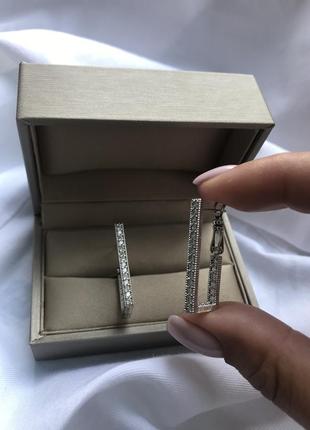 Розкішні сережки у сріблі з цирконами англійська застібка
