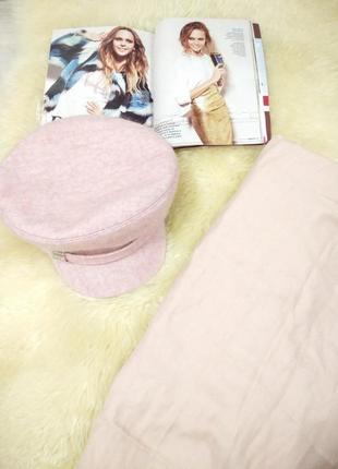 Стильна жіноча кепі в рожевому кольорі. кепка. капітанка. картуз. кашкет. кашкет.