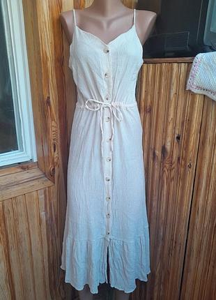 Стильное натуральное молочное платье