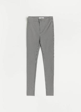 Стильные брендовые эластичные брюки slim от "reserved" в клеточку. размер uk14/eur42.1 фото