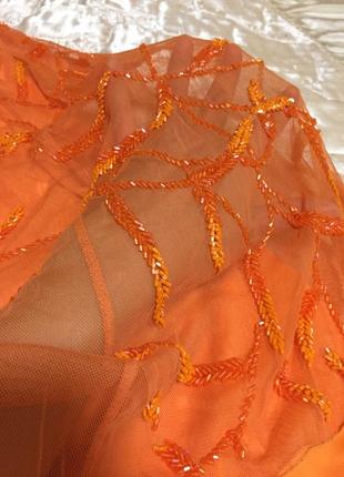 Вечернее платье с открытой спиной расшитое бисером5 фото