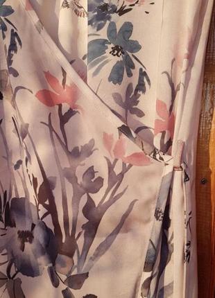 Стильне плаття халат, накидка на запах у квітковий принт від h&m.3 фото
