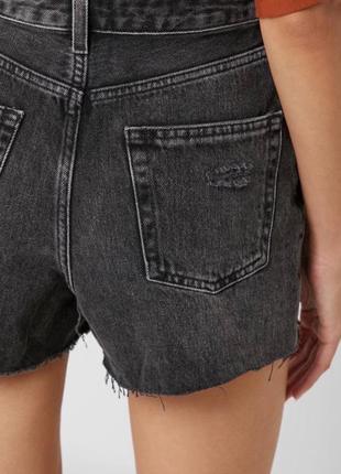 Topshop брендовые фирменные джинсовые женские момы шорты шортики джинс мом mom mom’s с необработанными краями рваные рванки черные графит крутые6 фото