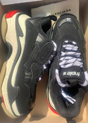 Кросівки в стилі balenciaga triple s black beige red баленсіага2 фото