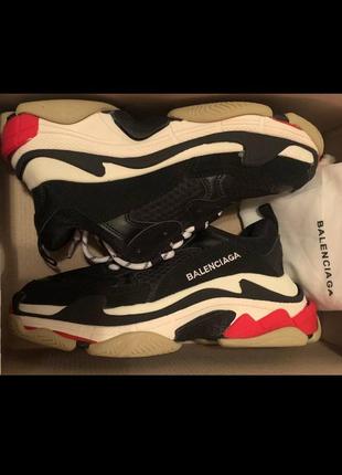 Кроссовки в стиле balenciaga triple s black beige red баленсиага