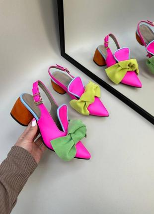 Разноцветные яркие босоножки с острым носком декором4 фото