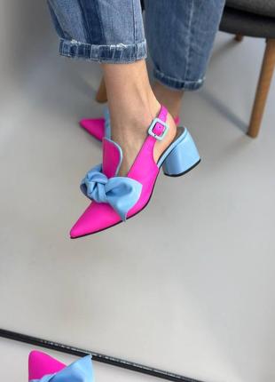 Яркие розовые фуксия с голубым босоножки на каблуке8 фото