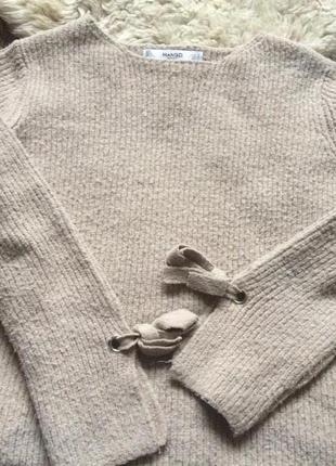 Бежевий светр із зав'язками 7