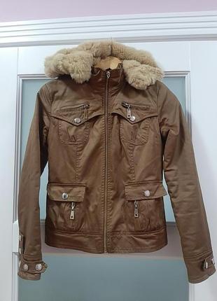 Куртка з хутряним капюшоном ecaler