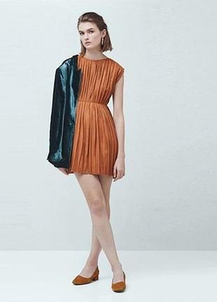 Платье с плиссировкой манго м