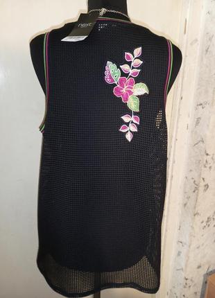 Новая,очаровательная,стрейч майка-футболка-блузка-сеточка с вышивками цветов и...3 фото