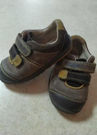 Шкіряні кросовочки clarks