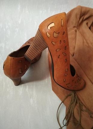 Новые винтажные кожаные 💢 туфли paterson с резьблением на устойчивом каблуке6 фото
