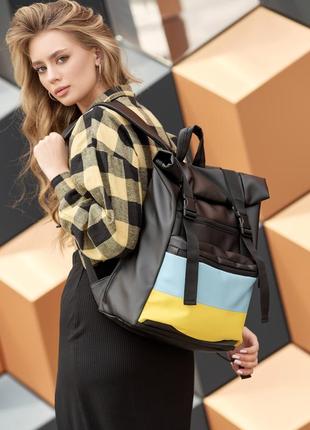 Жіночий рюкзак ролл sambag rolltop lth чорний з прапором україни3 фото