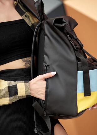Жіночий рюкзак ролл sambag rolltop lth чорний з прапором україни4 фото