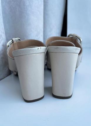 Шкіряні шльопанці на підборах di vitrini 37-38 р. мюлі босоніжки туфлі, нюд6 фото