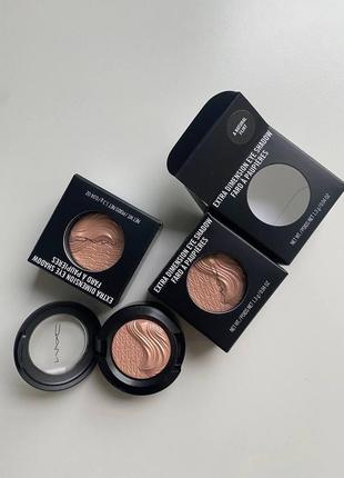 Mac extra dimension eyeshadow відтінок a natural flirt