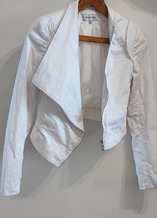 Andre tan куртка лёгкая белая на молнии размер м есть много брендовых вещей