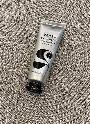 Денний крем для обличчя з ретинолом та вітаміном c verso daily glow with retinol 8 & vitamin c, 10ml