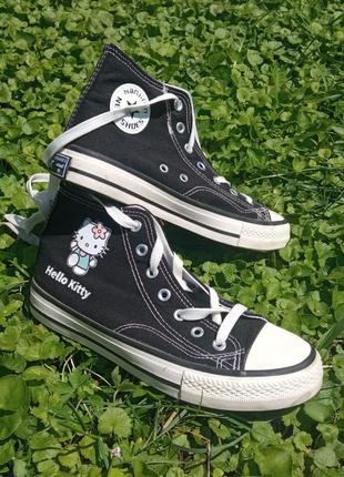 Hello kitty converse 36-37