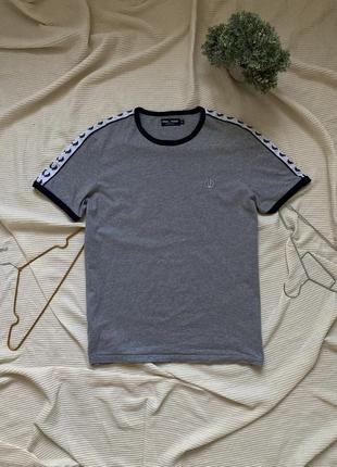 Футболка fred perry з лампасами