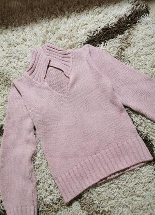 Нежно розовый свитер джемпер с воротником