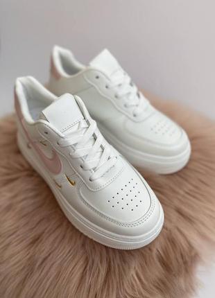 Розпродаж білі кеди - кросівки зі вставками кольору пудри на підвищеній підошві5 фото