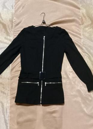 Стильный черный стрейчевый пиджак